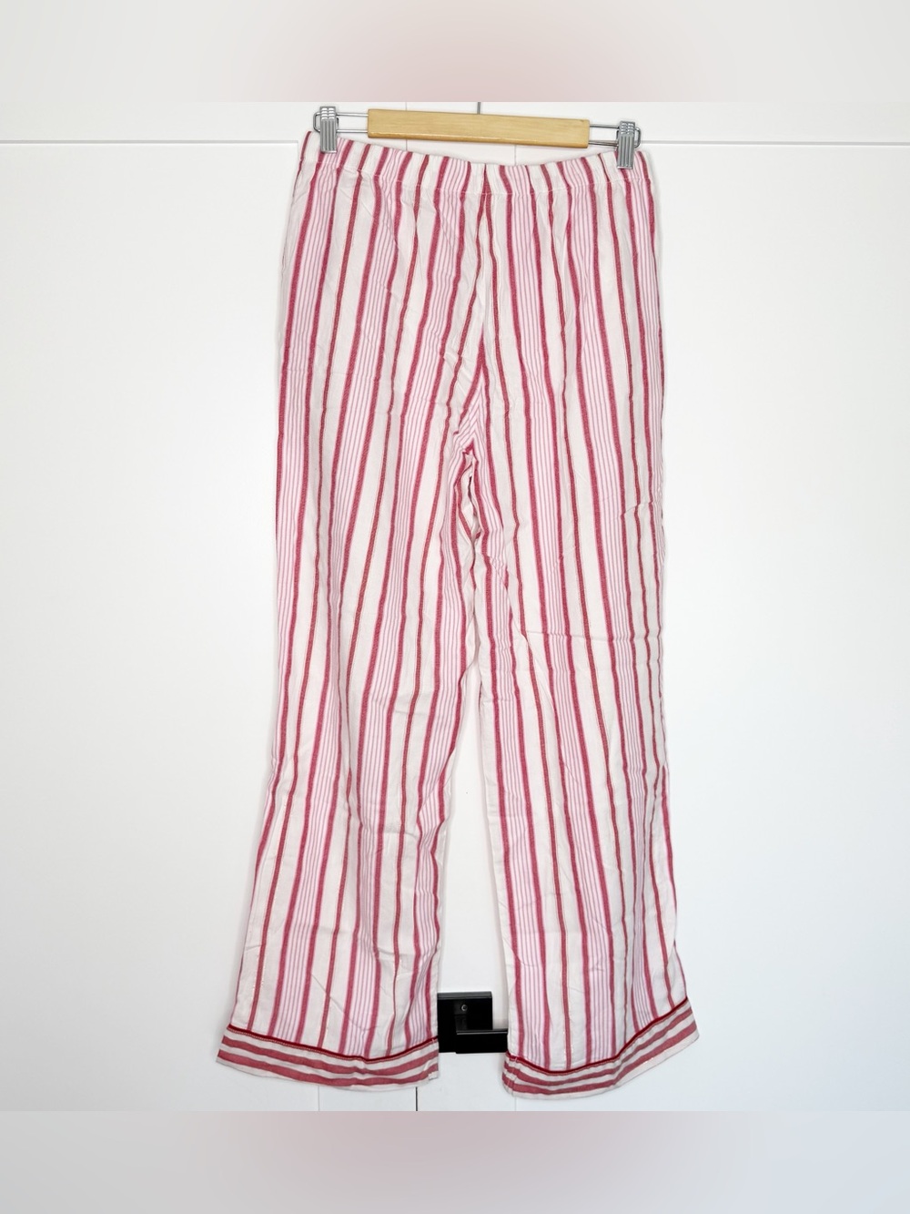 Victoria's Secret VICTORIA Pink CANDY CANE Holiday FLANNEL PAJAMAS Medium Short - Picture 9 of 16